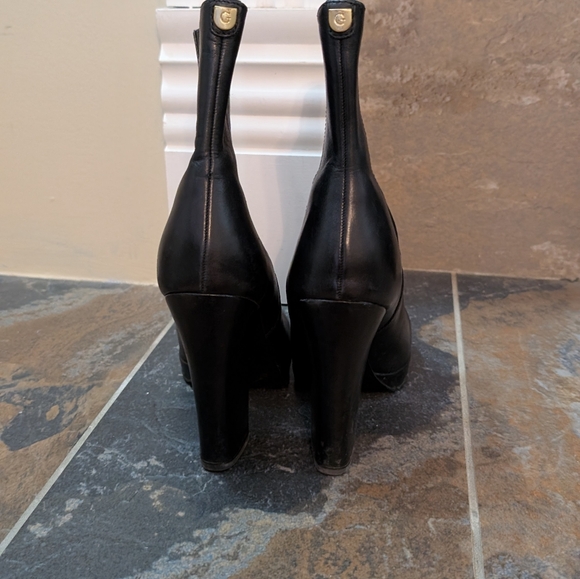 Guess Womens Black High Heel Boots Size 8 - Picture 6 of 6